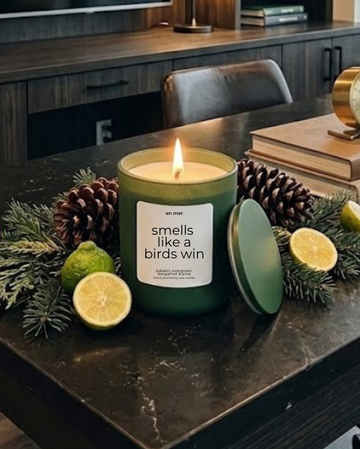 Smells like a birds win | tree farm soy wax candle by en mer